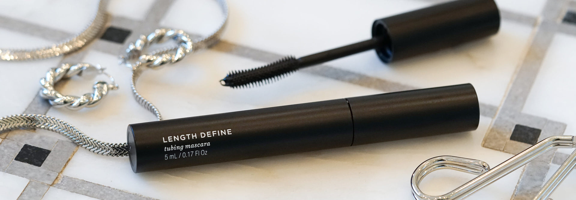 Length Define Tubing Mascara Disruptor Desktop Banner